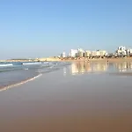 Pe Na Areia Da Rocha * Portimao