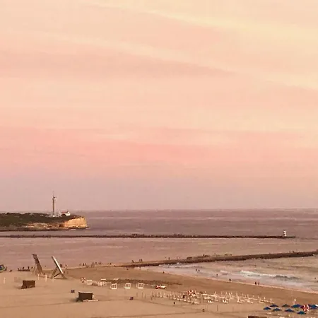 Pe Na Areia Praia Da Rocha